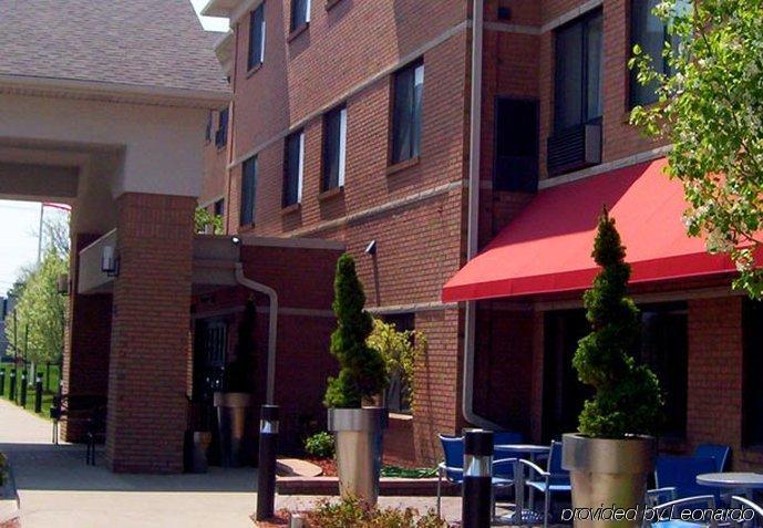 Towneplace Suites Detroit Воррен Екстер'єр фото
