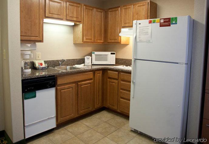 Towneplace Suites Detroit Воррен Номер фото