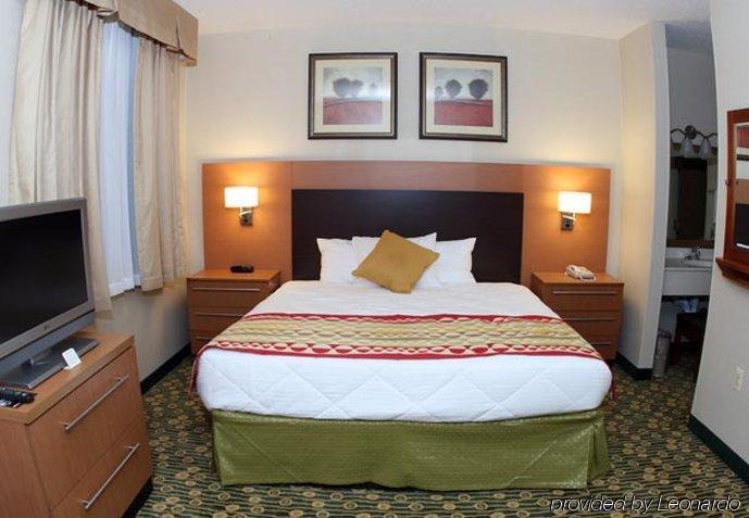Towneplace Suites Detroit Воррен Екстер'єр фото