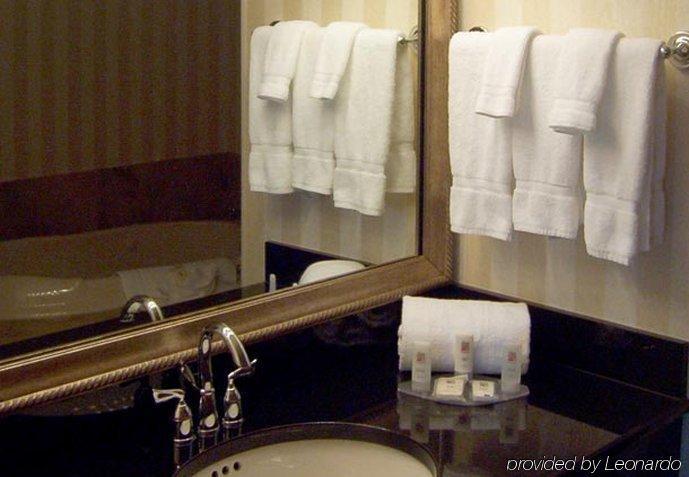 Towneplace Suites Detroit Воррен Екстер'єр фото