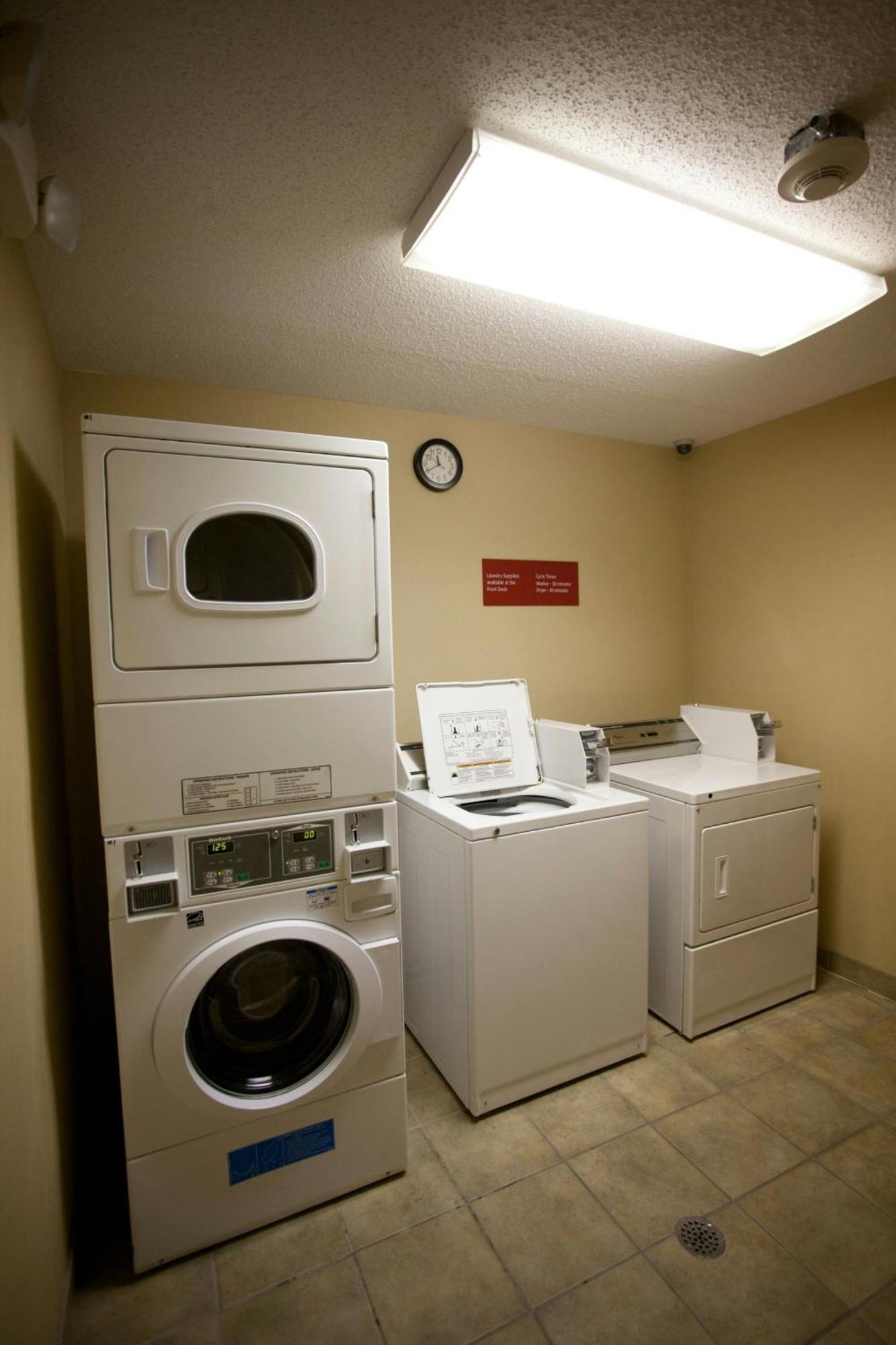 Towneplace Suites Detroit Воррен Екстер'єр фото