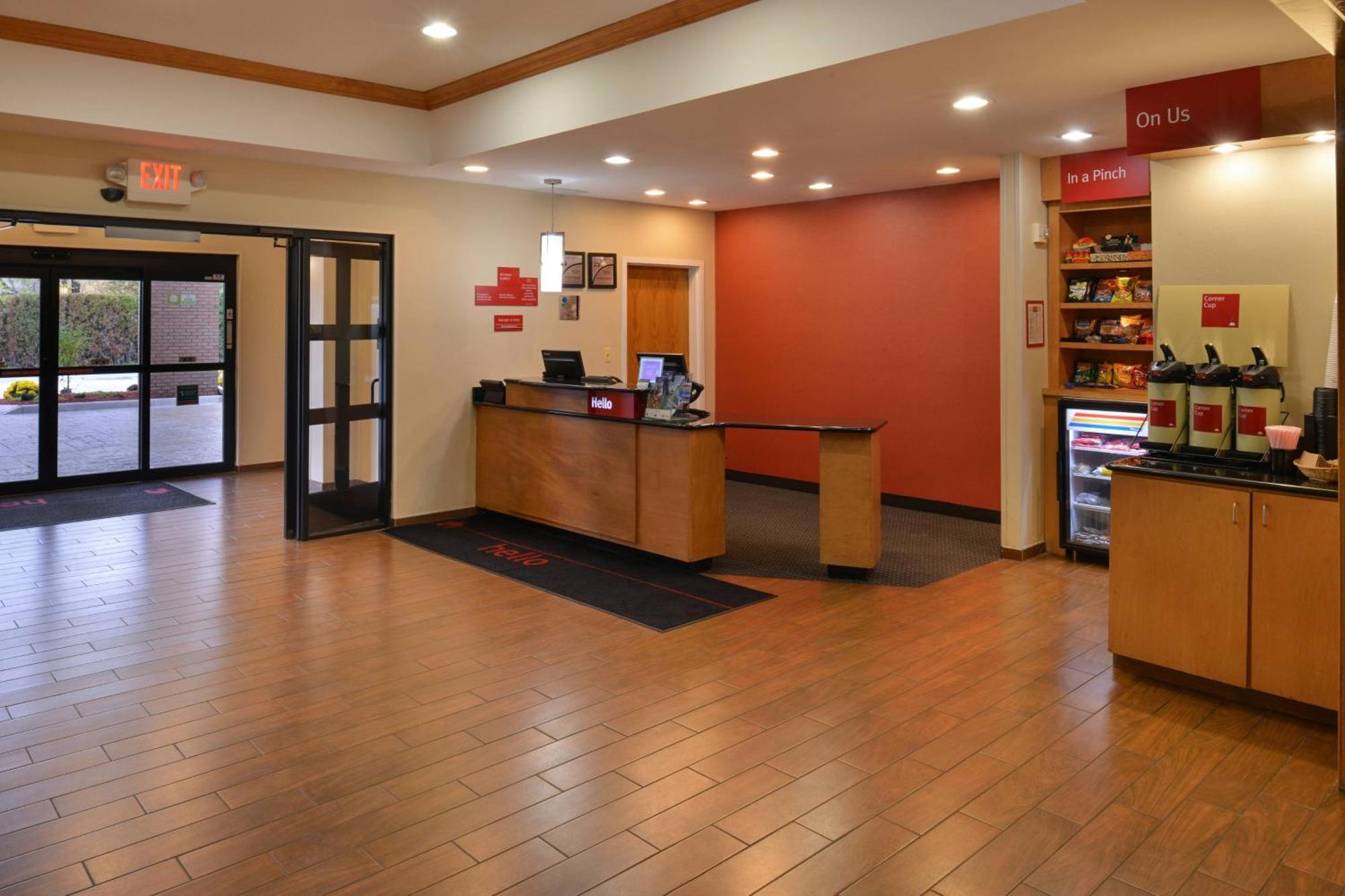 Towneplace Suites Detroit Воррен Екстер'єр фото