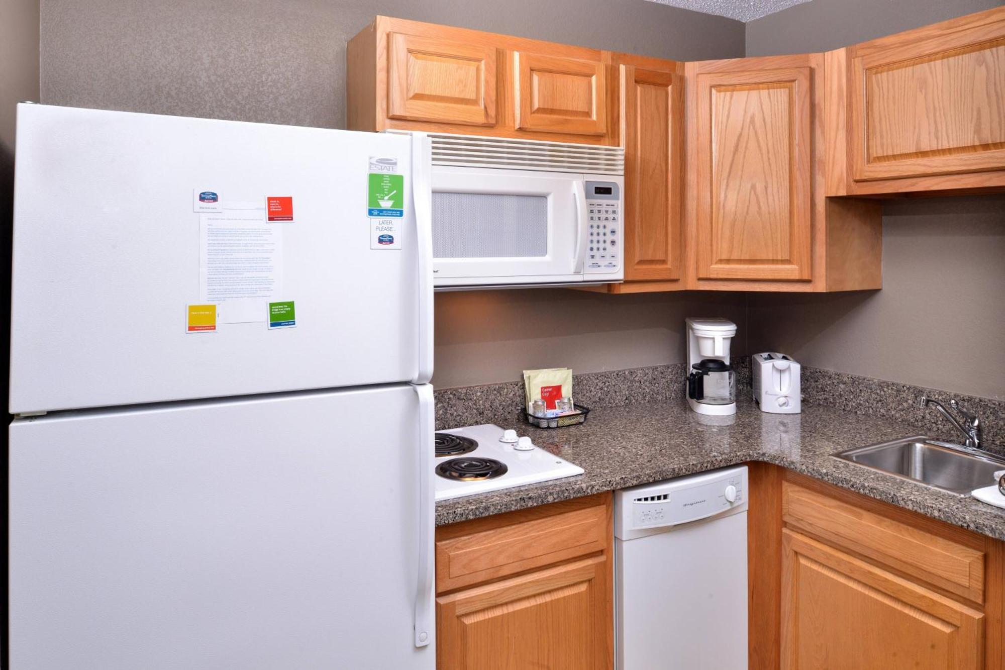 Towneplace Suites Detroit Воррен Екстер'єр фото