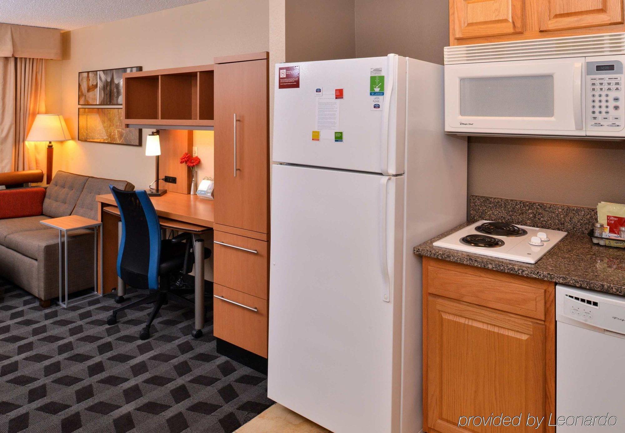 Towneplace Suites Detroit Воррен Екстер'єр фото