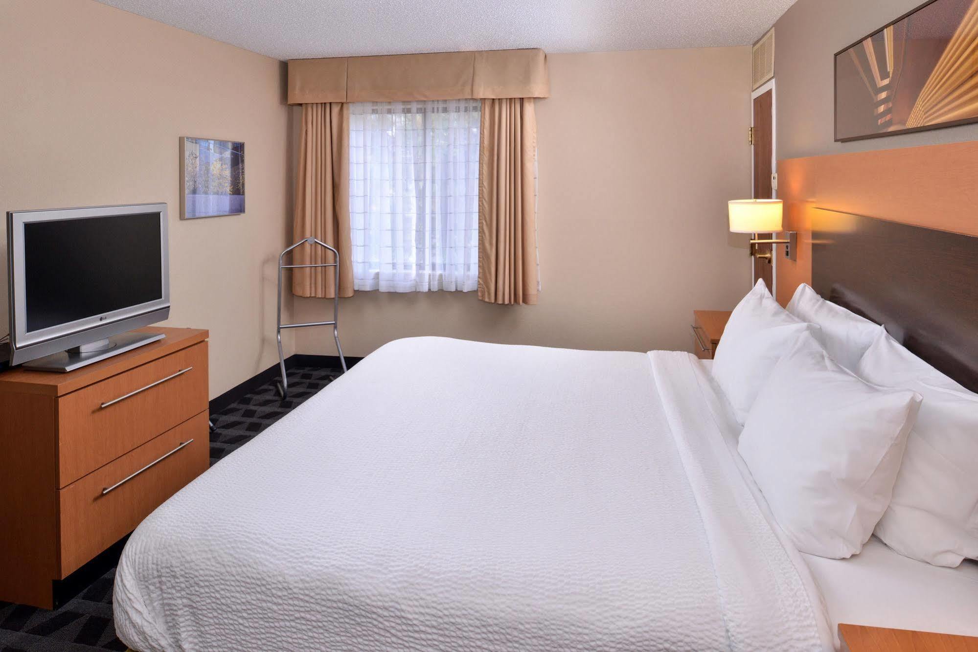 Towneplace Suites Detroit Воррен Екстер'єр фото