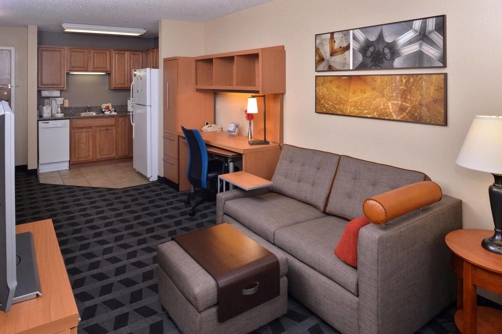 Towneplace Suites Detroit Воррен Екстер'єр фото