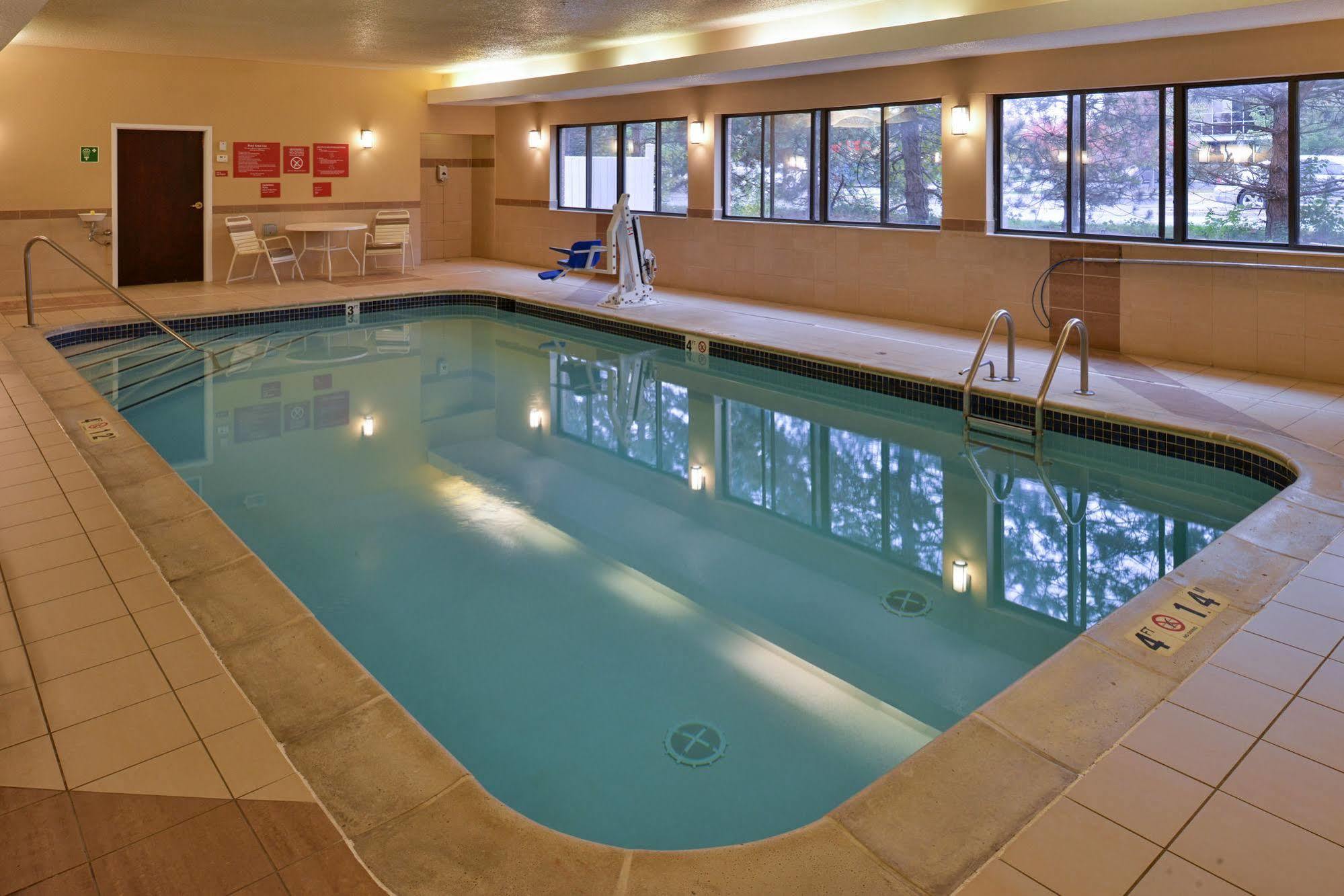Towneplace Suites Detroit Воррен Екстер'єр фото