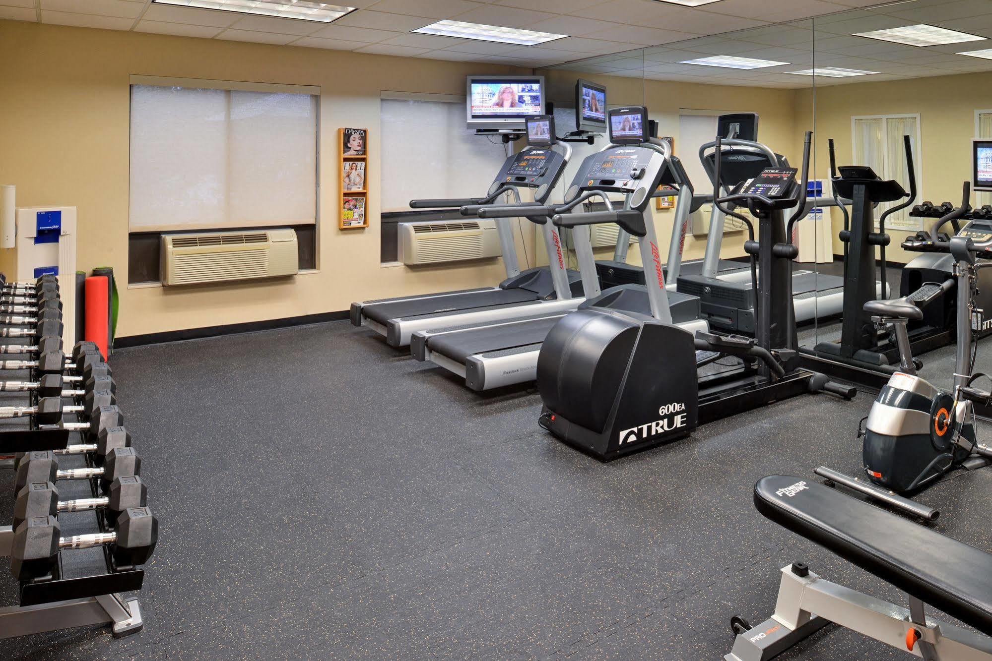 Towneplace Suites Detroit Воррен Екстер'єр фото